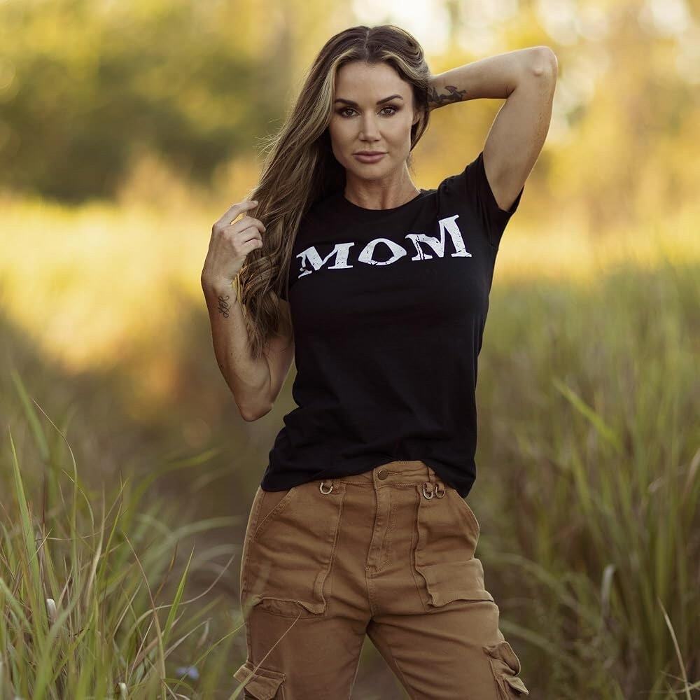 Grunt Style  Mom Defined Boyfriend Fit  Black tee.  XL - Picture 3 of 9